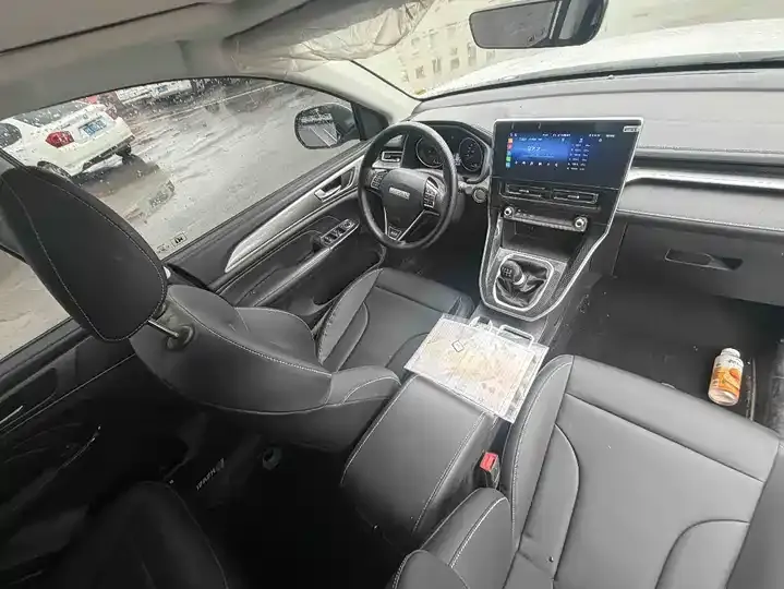 Haval M6 2023 PLUS 1.5T Manual Deluxe Zhilian 7