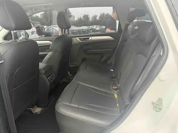 Haval M6 2023 PLUS 1.5T Manual Deluxe Zhilian 8