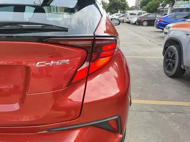 Toyota C- HR 2023 2.0L Deluxe Edition 8