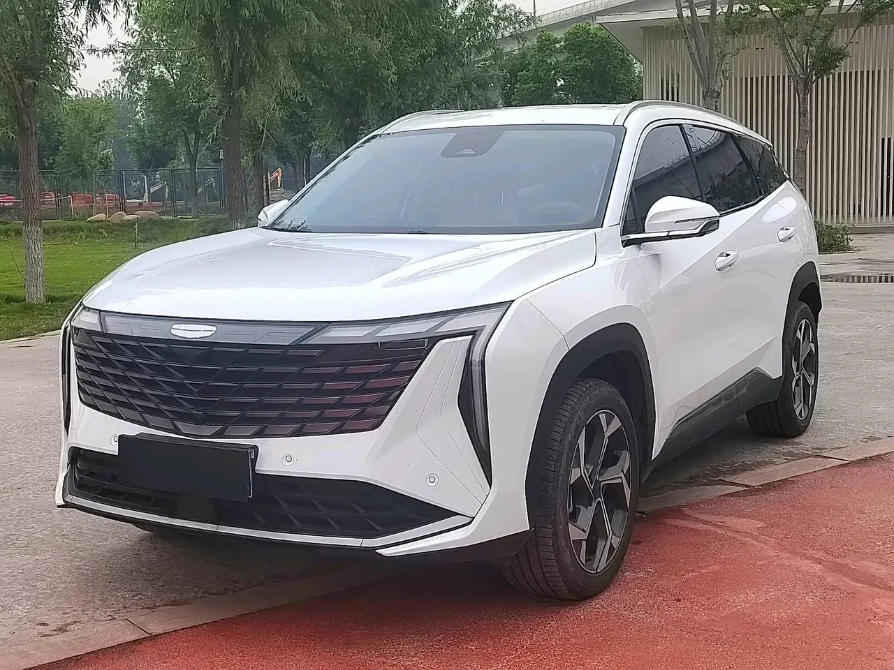 Открыть галерею: Geely 2023 Boyue L 1.5TD Honorable Automatic Transmission