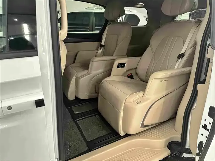 Buick GL8 New Energy 2025 Lu Shang Exclusive Edition 10