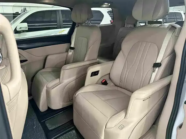 Buick GL8 New Energy 2025 Lu Shang Exclusive Edition 12