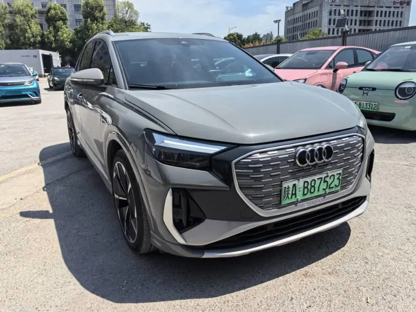 Audi 2023 Q4 e-tron 50 Quattro Creation Edition Automatic Gear 2