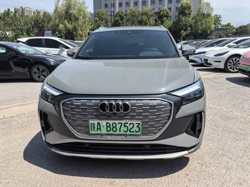 Audi 2023 Q4 e-tron 50 Quattro Creation Edition Automatic Gear 4