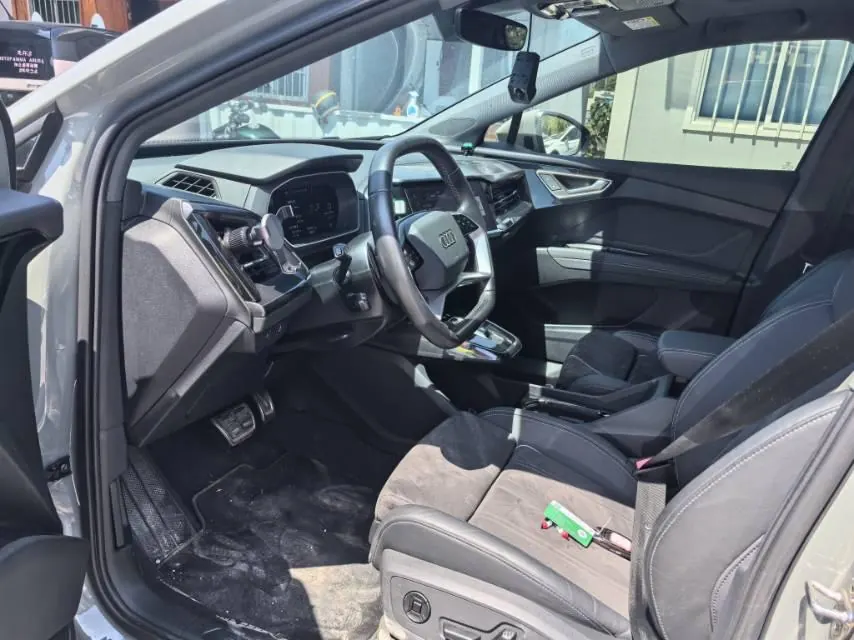 Audi 2023 Q4 e-tron 50 Quattro Creation Edition Automatic Gear 6