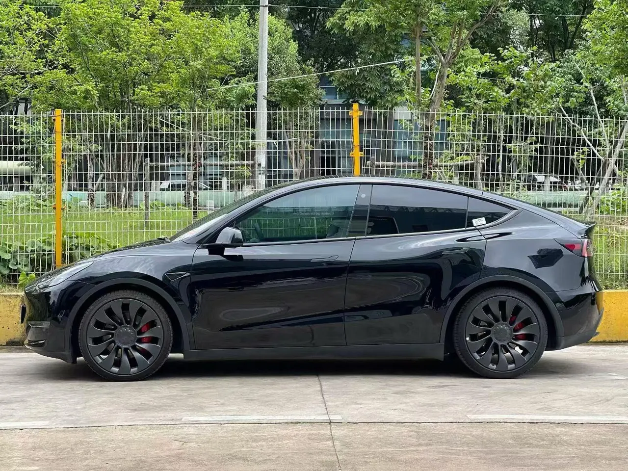 Tesla 2023 Model Y rear-wheel drive version automatic transmission 4