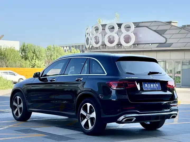 Mercedes Benz GLC 2022 changed to three GLC 260 L 4MATIC dynamic 3