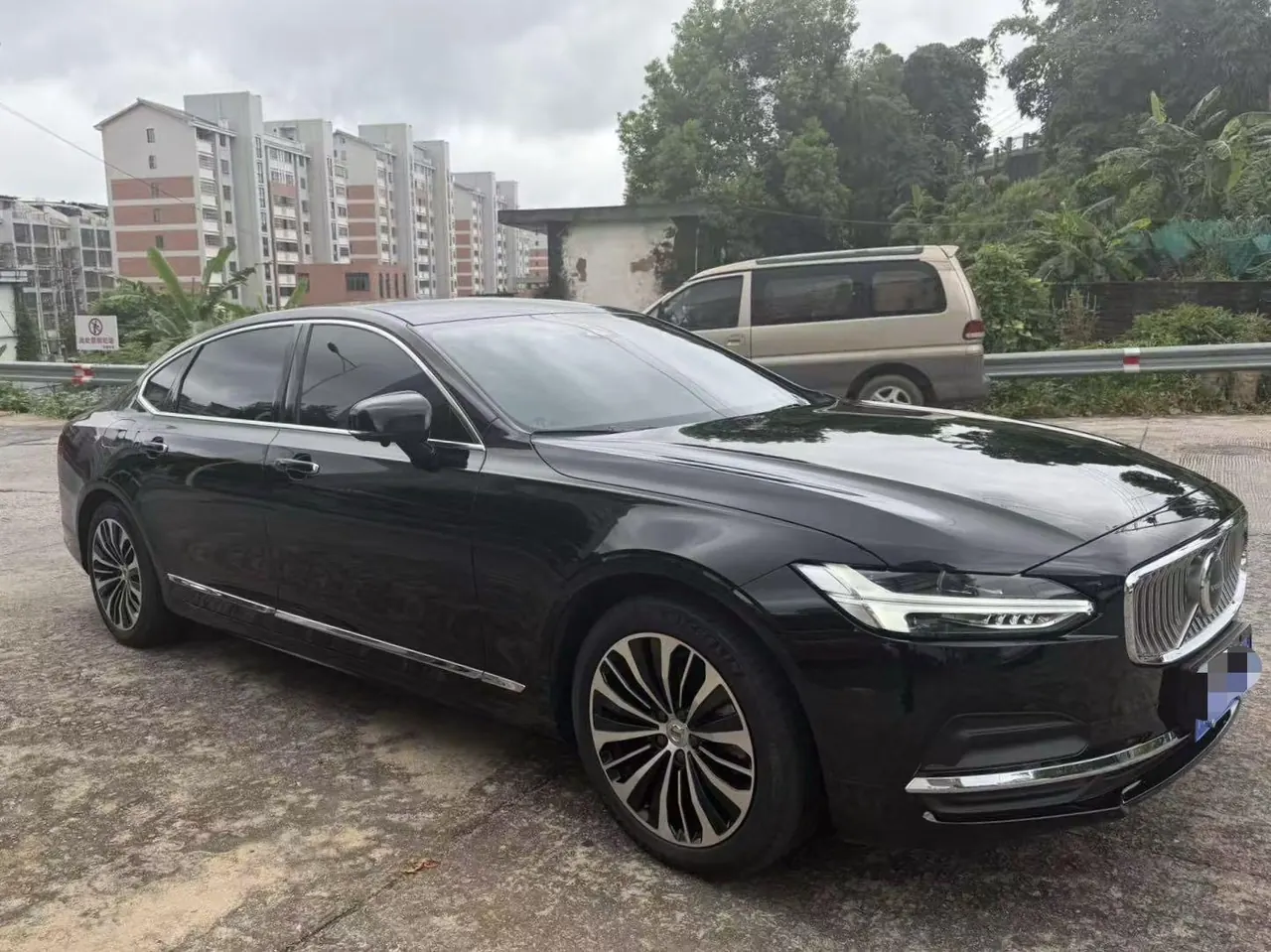Volvo 2023 S90 48V 2.0T B5 Zhiyi Deluxe Edition Automatic Gear 3