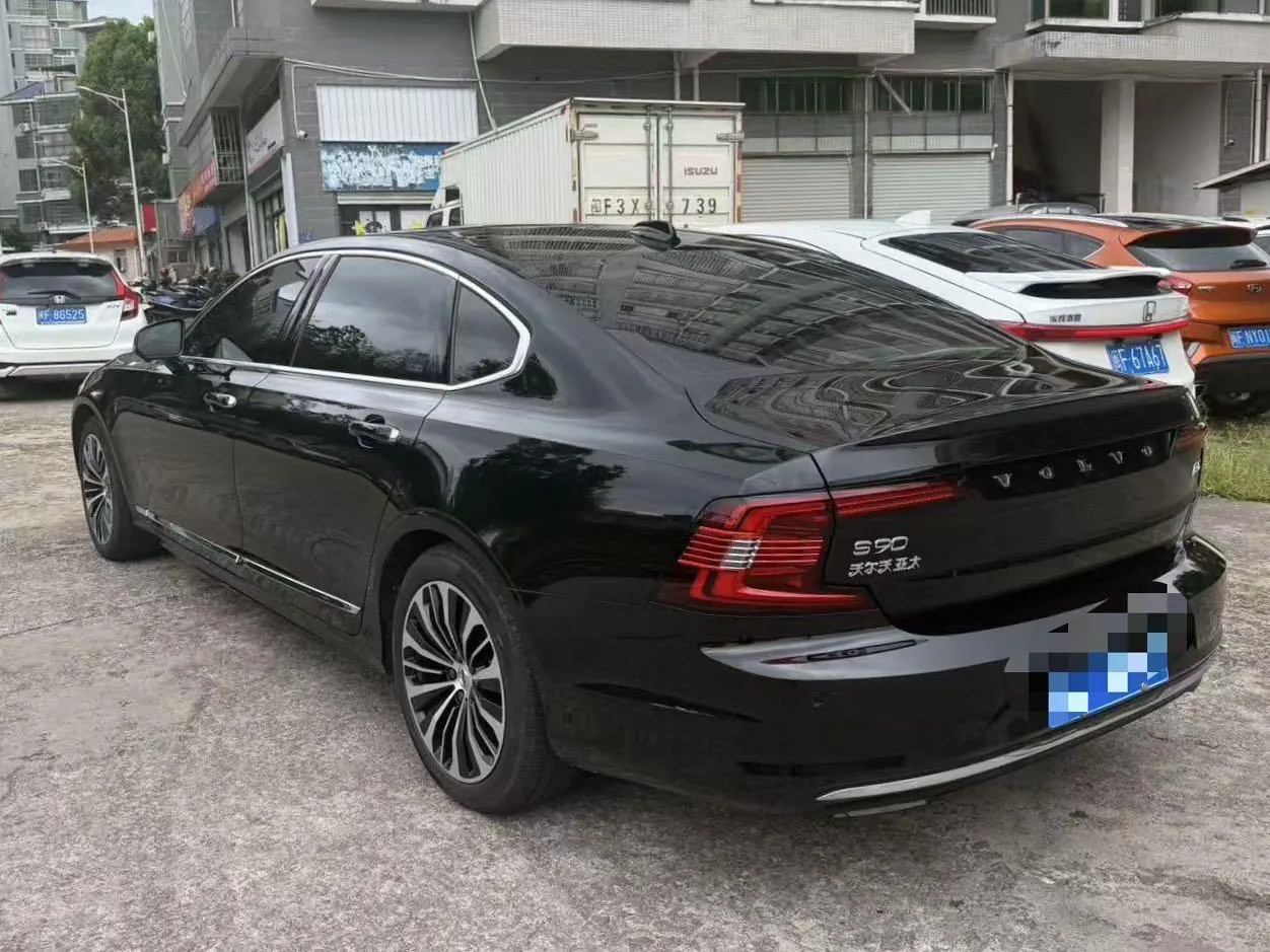 Volvo 2023 S90 48V 2.0T B5 Zhiyi Deluxe Edition Automatic Gear 5