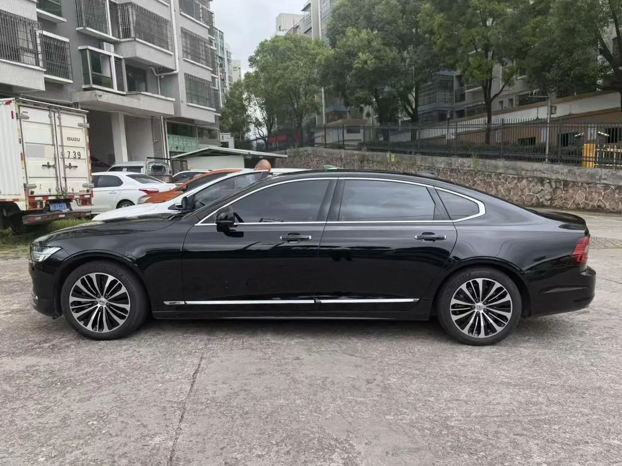 Volvo 2023 S90 48V 2.0T B5 Zhiyi Deluxe Edition Automatic Gear 8