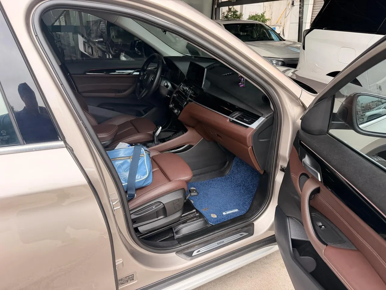 BMW 2020 X1 sDrive20Li 1.5T exclusive automatic gear 10