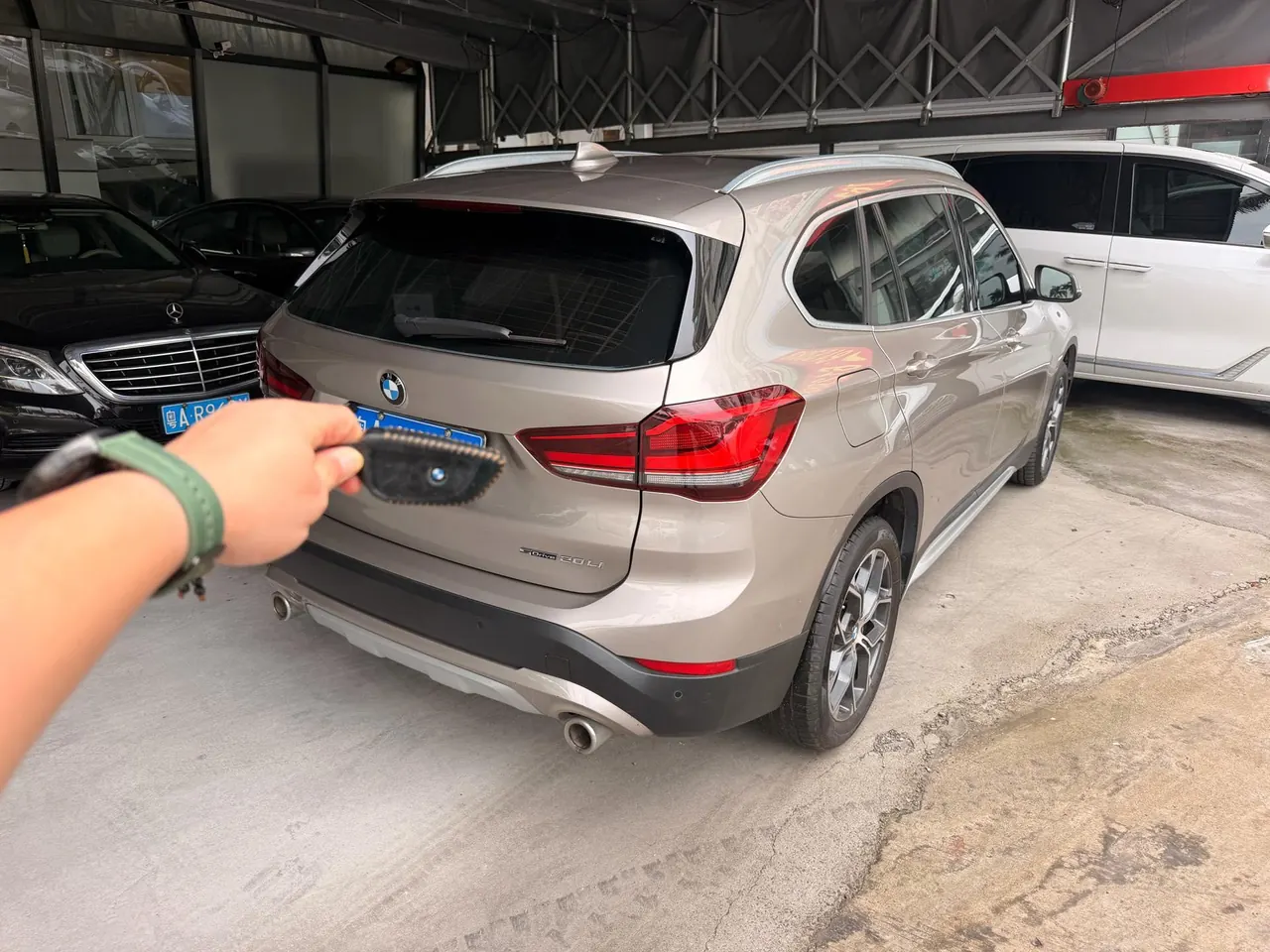 BMW 2020 X1 sDrive20Li 1.5T exclusive automatic gear 2
