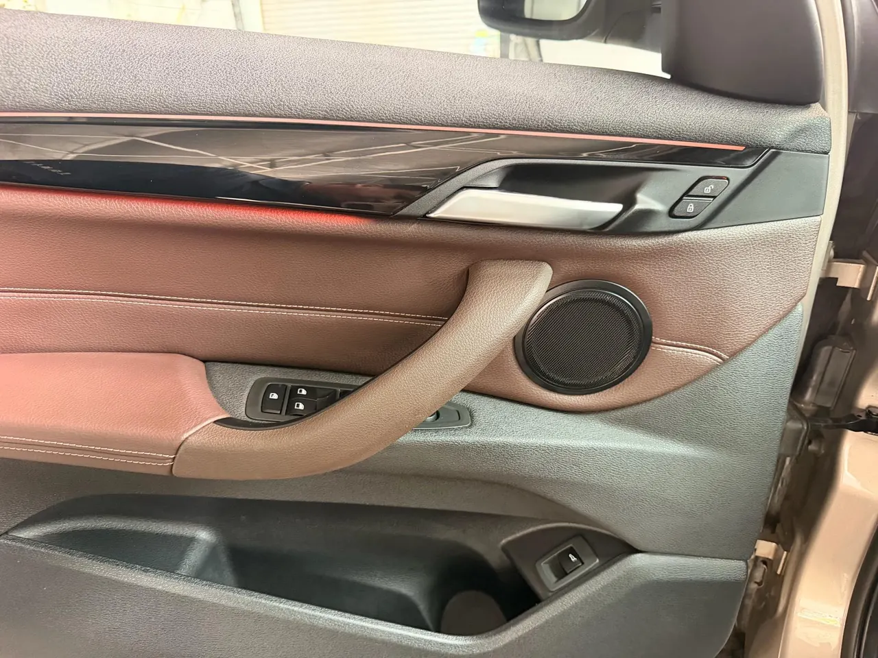 BMW 2020 X1 sDrive20Li 1.5T exclusive automatic gear 5
