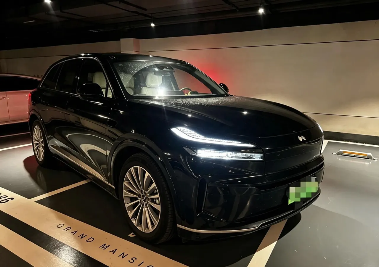 ONVO 2025 L90 Max six-seat automatic gear 2