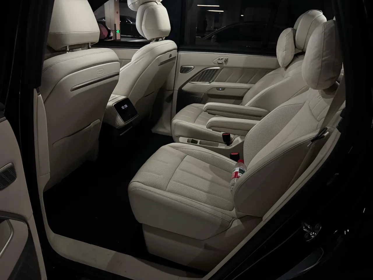 ONVO 2025 L90 Max six-seat automatic gear 3