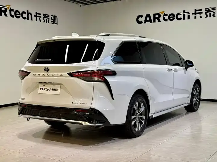 Grevia 2024 2.5L Hybrid Premium PLUS 4WD Edition 4