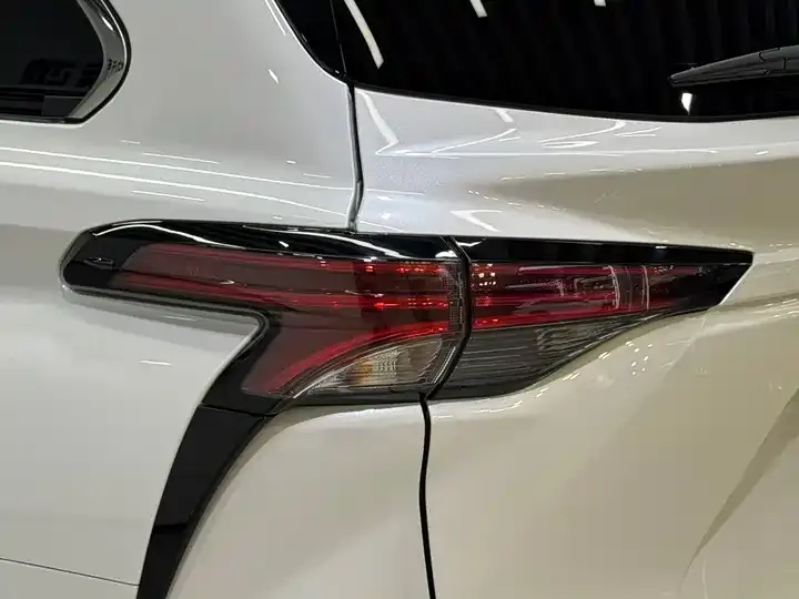 Grevia 2024 2.5L Hybrid Premium PLUS 4WD Edition 9