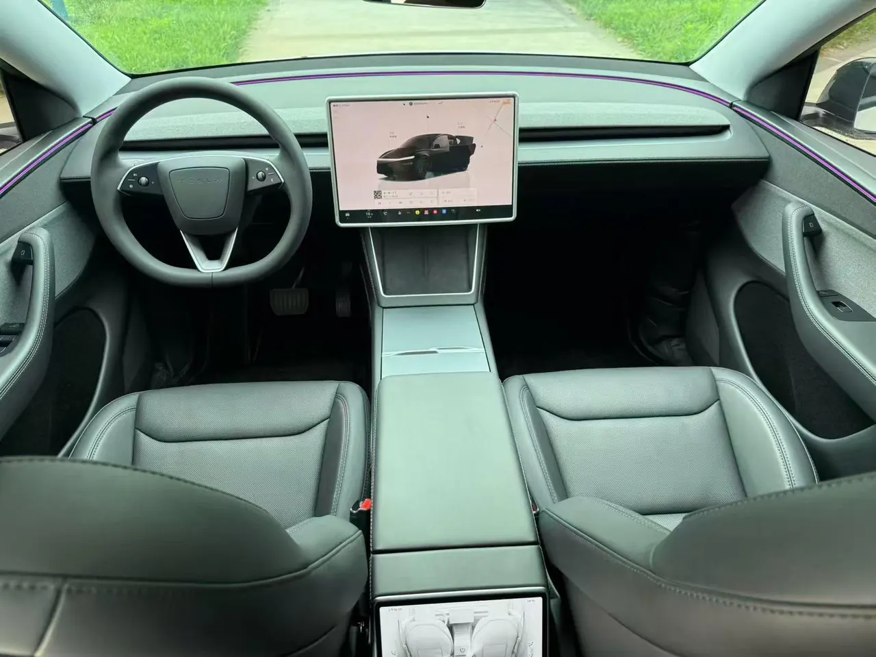 Tesla 2025 Model Y long endurance all-wheel drive version automatic transmission 5