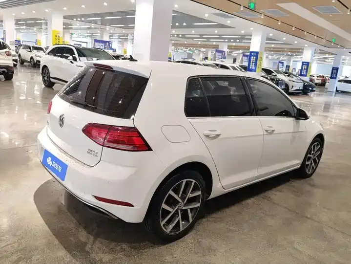 Golf 2020 Beloved Edition 200TSI DSG Comfort Enterprising Edition 3