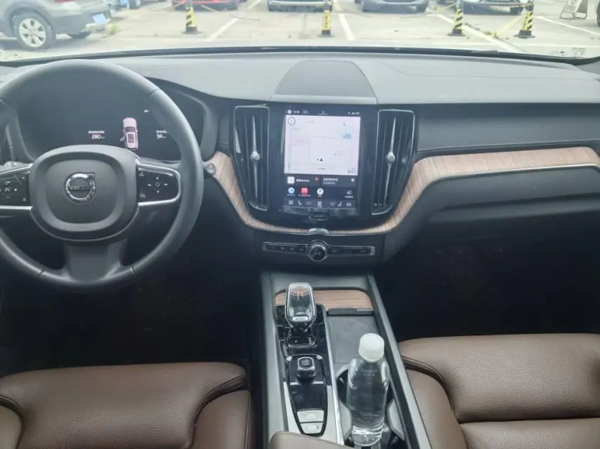 Volvo XC60 New Energy 2023 XC60 PHEV 2.0T T8 Long Endurance Four-wheel Drive Zhiyuan Deluxe Edition Automatic Gear 3