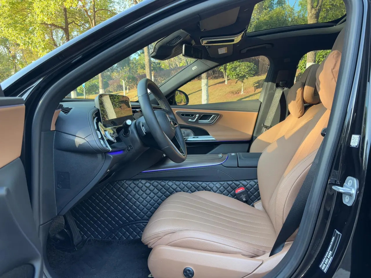 Mercedes Benz E Class 2024 E 300 L 48V 2.0T Luxury Automatic Gear 2