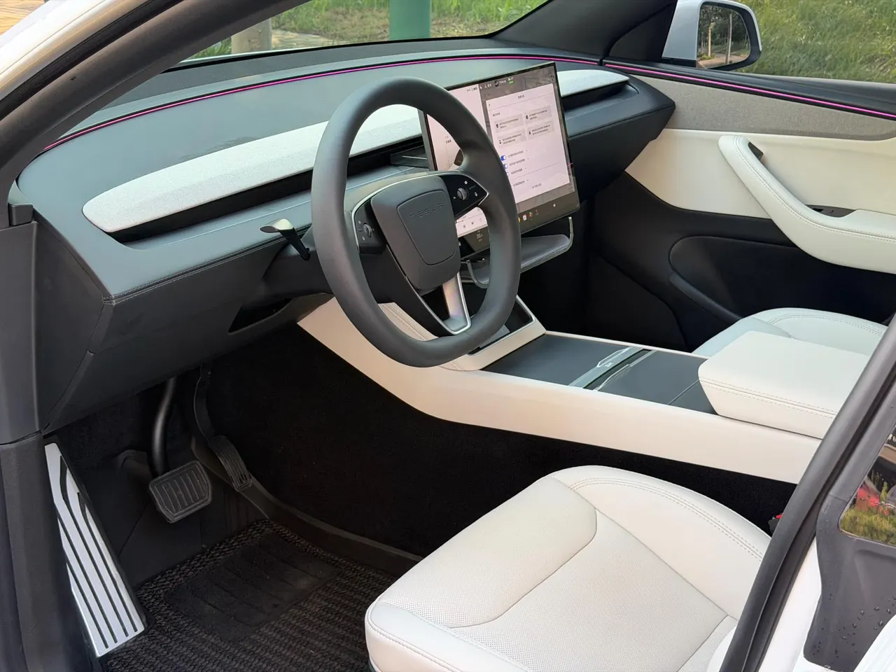 Tesla 2026 Model Y Rear-Wheel-Drive Automatic 3