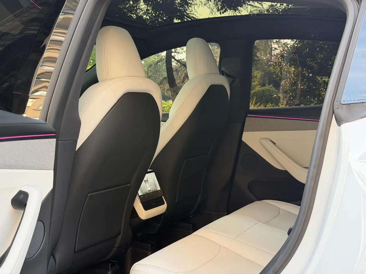 Tesla 2026 Model Y Rear-Wheel-Drive Automatic 4