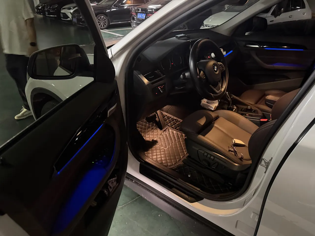 BMW 2020 X1 sDrive20Li 1.5T fashion automatic gear 3