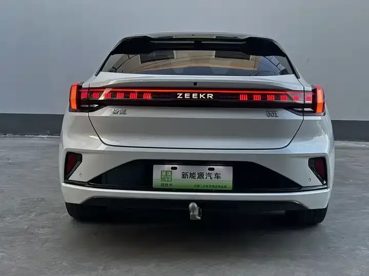 Zeekr 001 2025 YOU Edition 100kWh Four-Wheel Drive 8