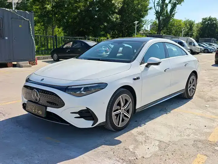 打开图片灯箱:Mercedes Benz CLA New Energy 2025 300L Long Endurance Champion Limited Edition