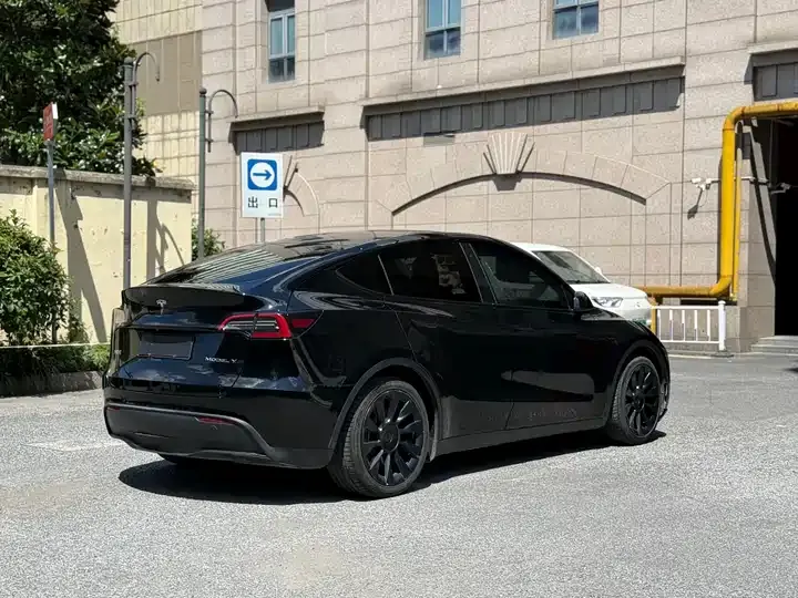 2022 Model Y Rear-Wheel Drive Edition 9