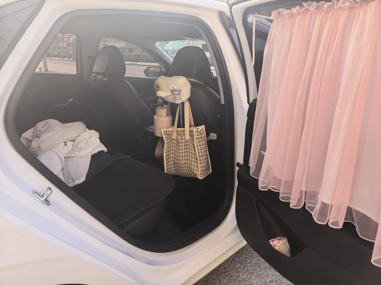 Hyundai 2023 Elantra -3-compartment 1.5 stepless LUX premium automatic gear 8