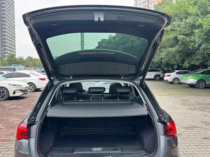 Audi Q3 2022 35 TFSI Fashion Dynamic 9