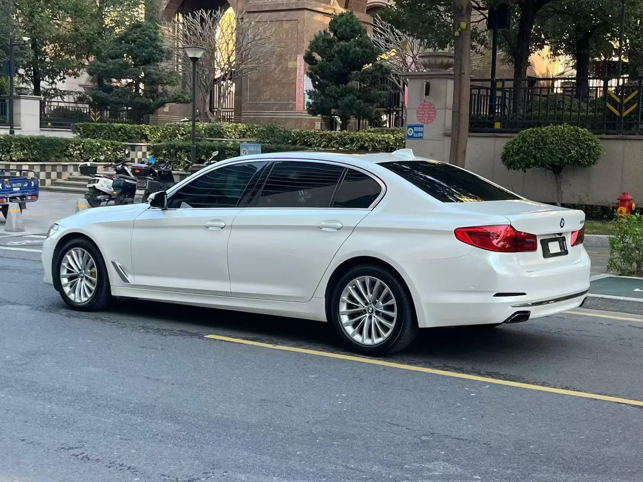 BMW 5 Series 2020 530Li 2.0T Premium Luxury Suit Automatic Gear 9