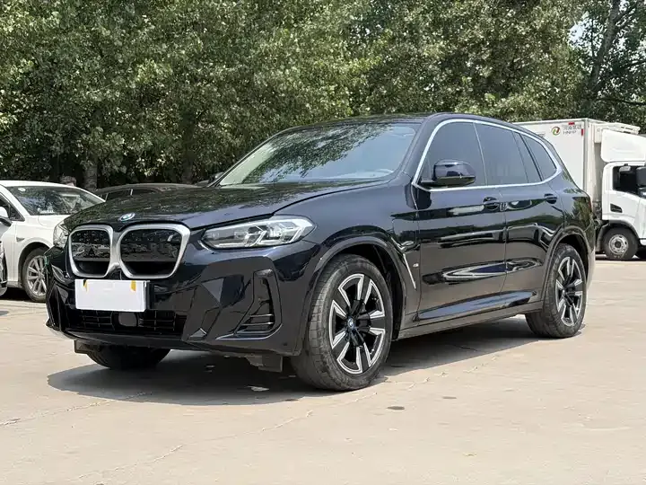 Open image lightbox: BMW iX3 2023 Leading Type