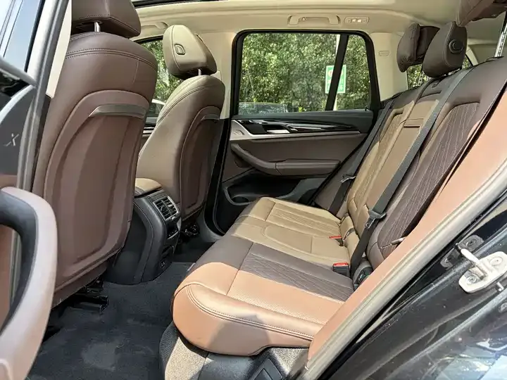 BMW iX3 2023 Leading Type 11