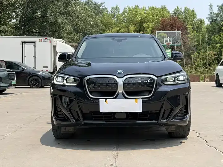 BMW iX3 2023 Leading Type 2