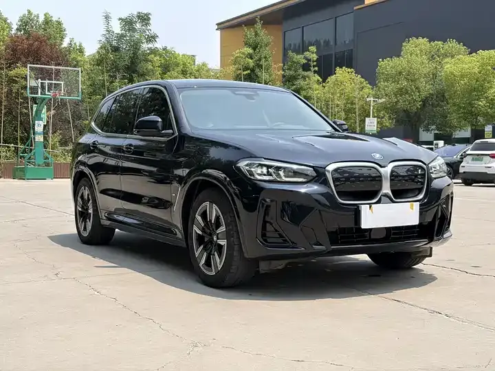 BMW iX3 2023 Leading Type 3
