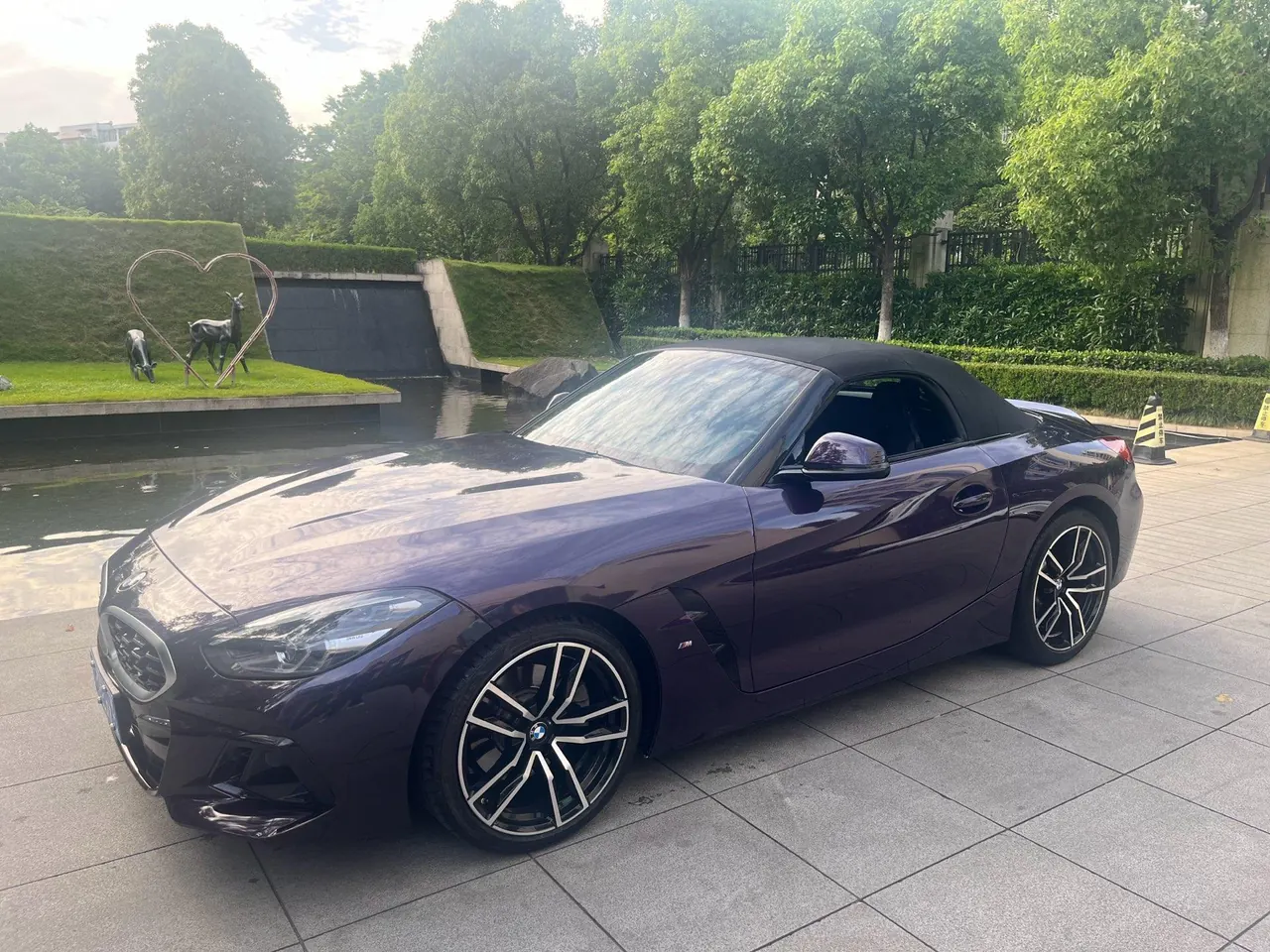 Открыть галерею: BMW Z4 (Imported) 2023 Z4 sDrive25i 2.0T M Sports Suit Automatic Gear
