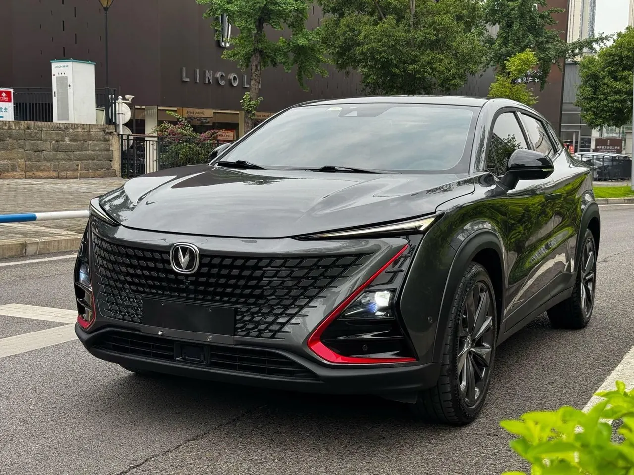 Открыть галерею: ChangAn 2020 UNI-T 1.5T Flagship Automatic Gear