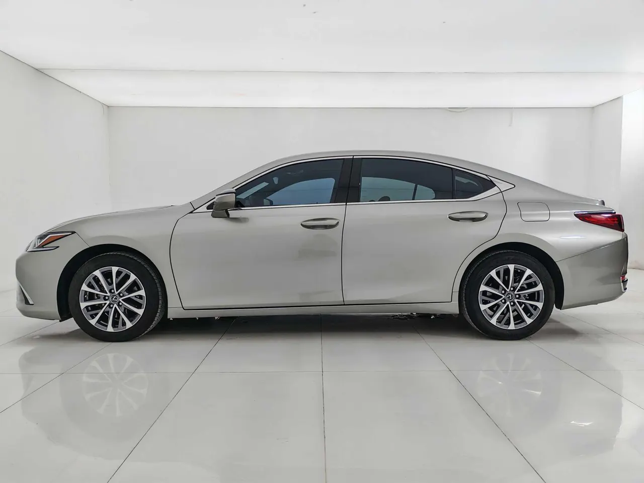 Lexus ES (Imported) 2024 ES200 2.0 Stepless Edition Automatic Gear 7