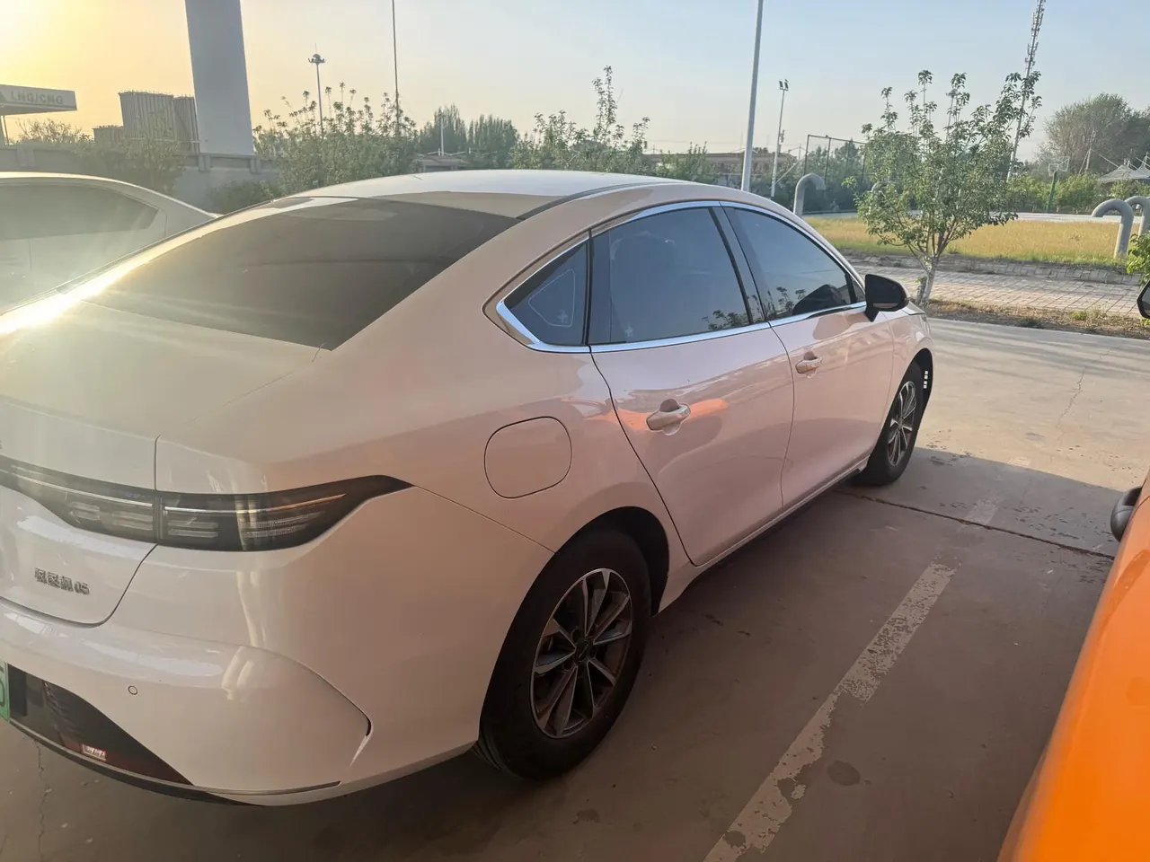 BYD 2024 destroyer 05 DM-i 1.5 stepless glory version 55KM luxury automatic gear 3