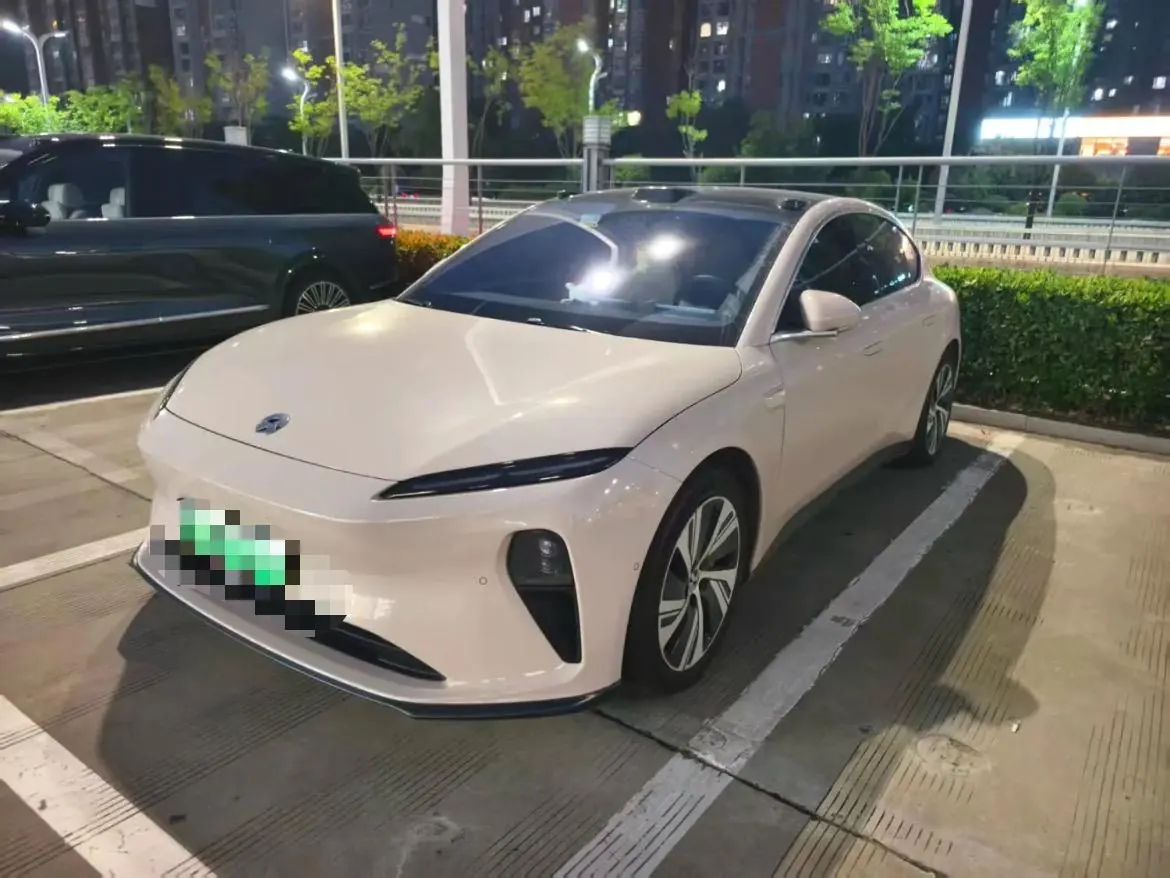Открыть галерею: NIO 2024 ET5 75kWh automatic gear