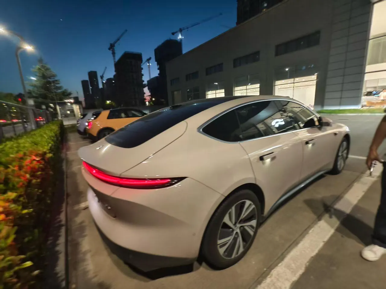 NIO 2024 ET5 75kWh automatic gear 2