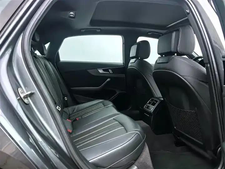 Audi A4L 2024 40 TFSI quattro RS Kit Burning Rate 12