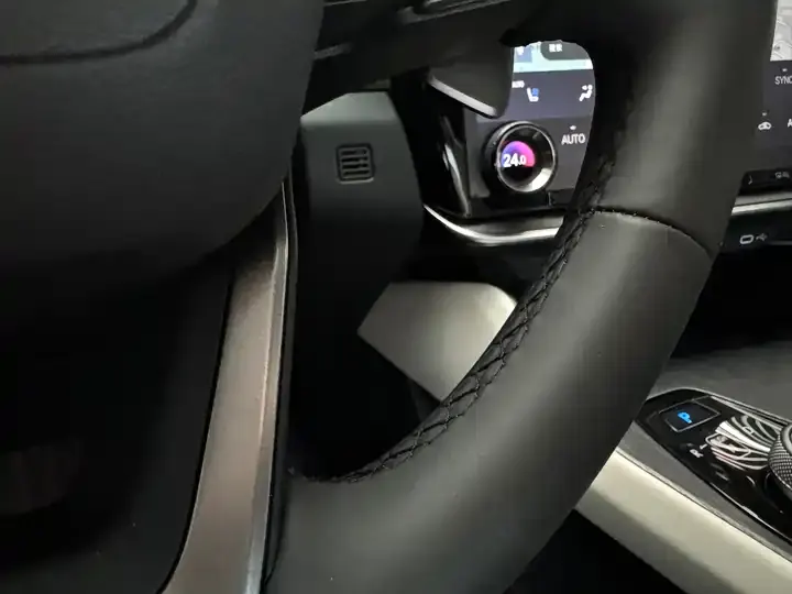 Lexus RZ 2023 450e 4WD Vertical Edition 7