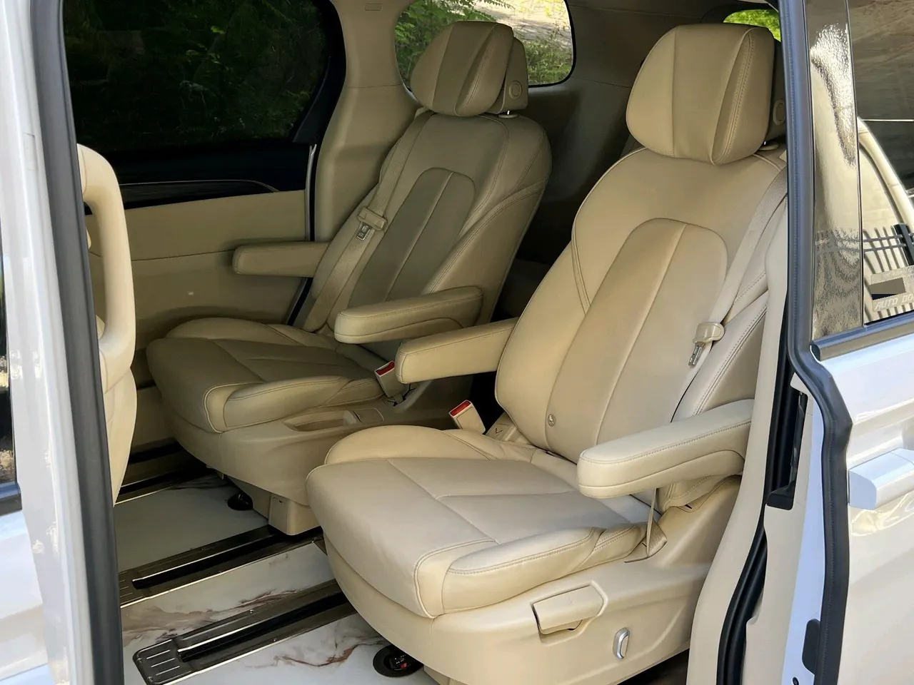 Buick 2023 GL8 ES Lu Zun 48V 2.0T 653T Exclusive Automatic Gear 4