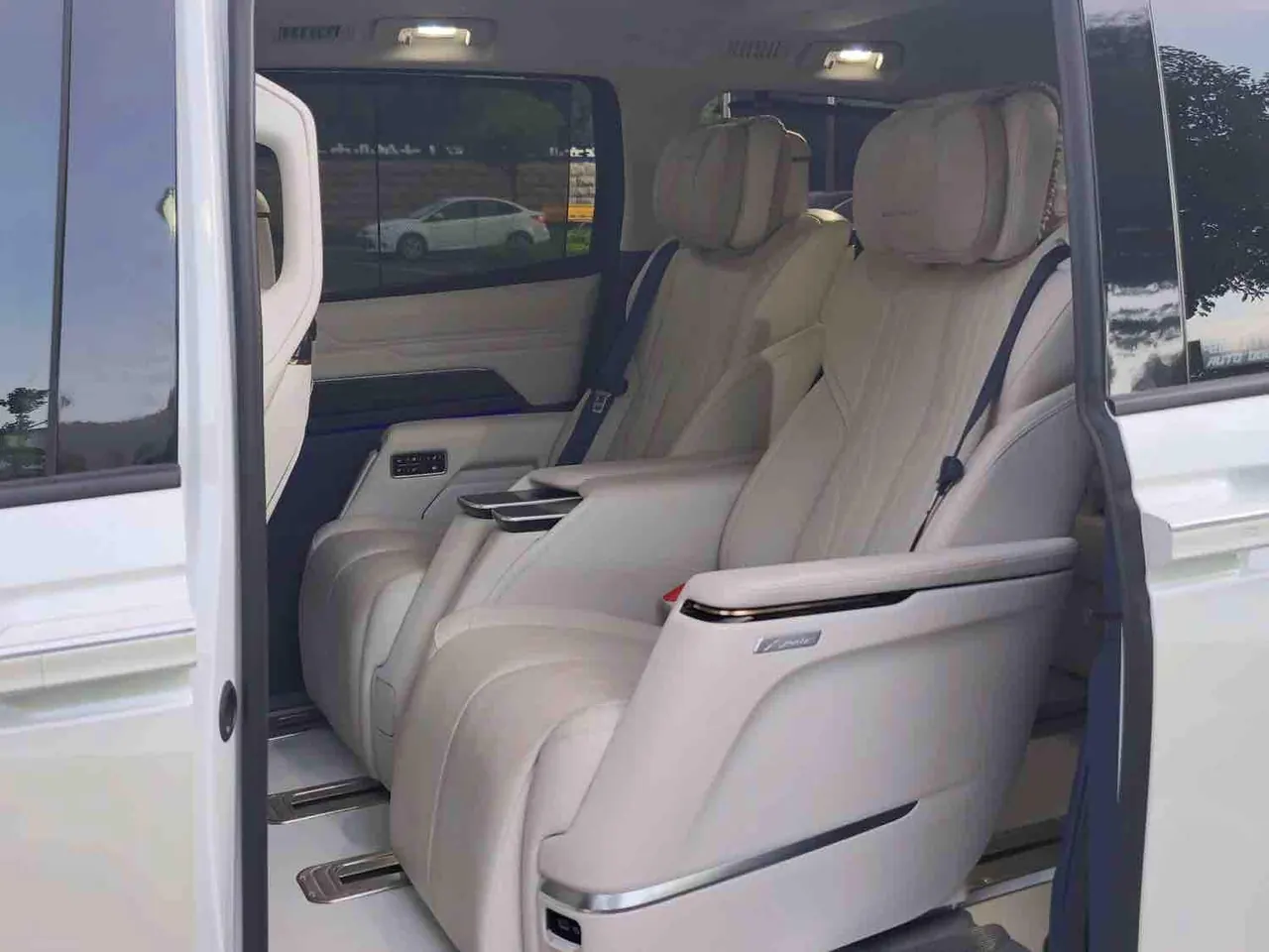 Buick 2023 Century 48V 2.0T Yunshi Edition 7-seat Automatic Gear 3