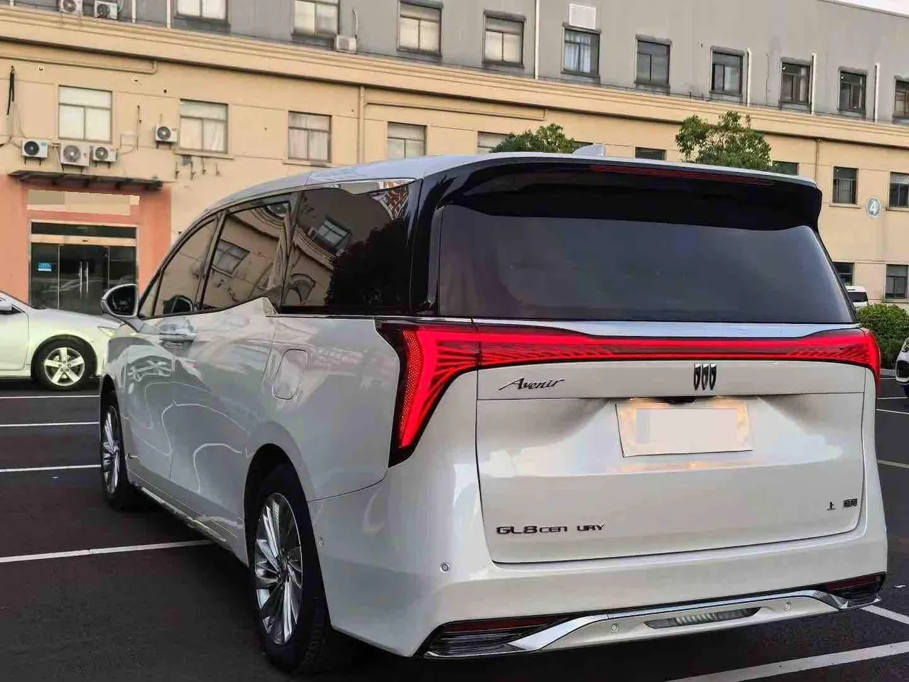 Buick 2023 Century 48V 2.0T Yunshi Edition 7-seat Automatic Gear 4