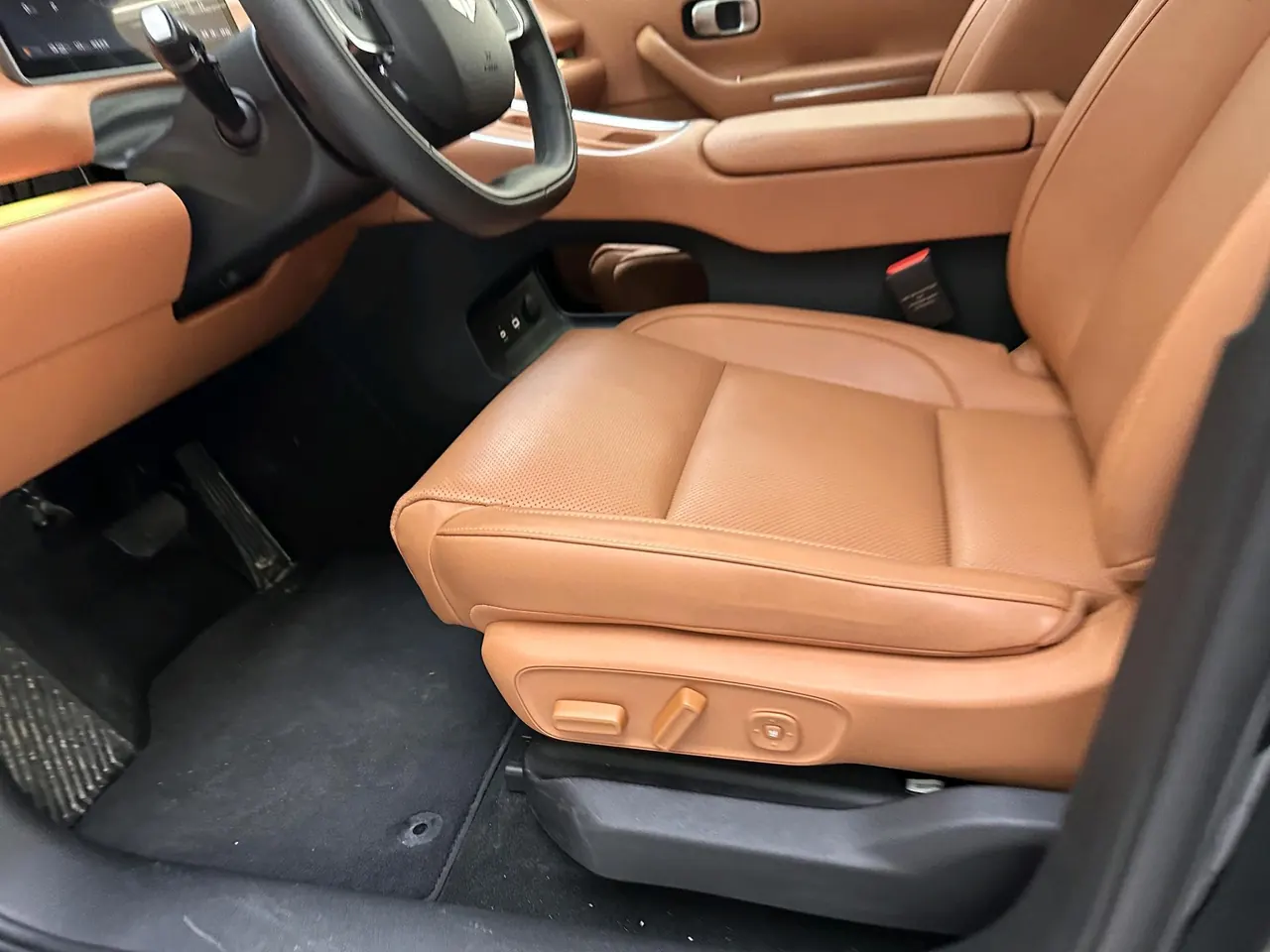 Leapmotor 2026 C 16 280 Laser Radar Zhizun Edition 6-seat Automatic Gear 6